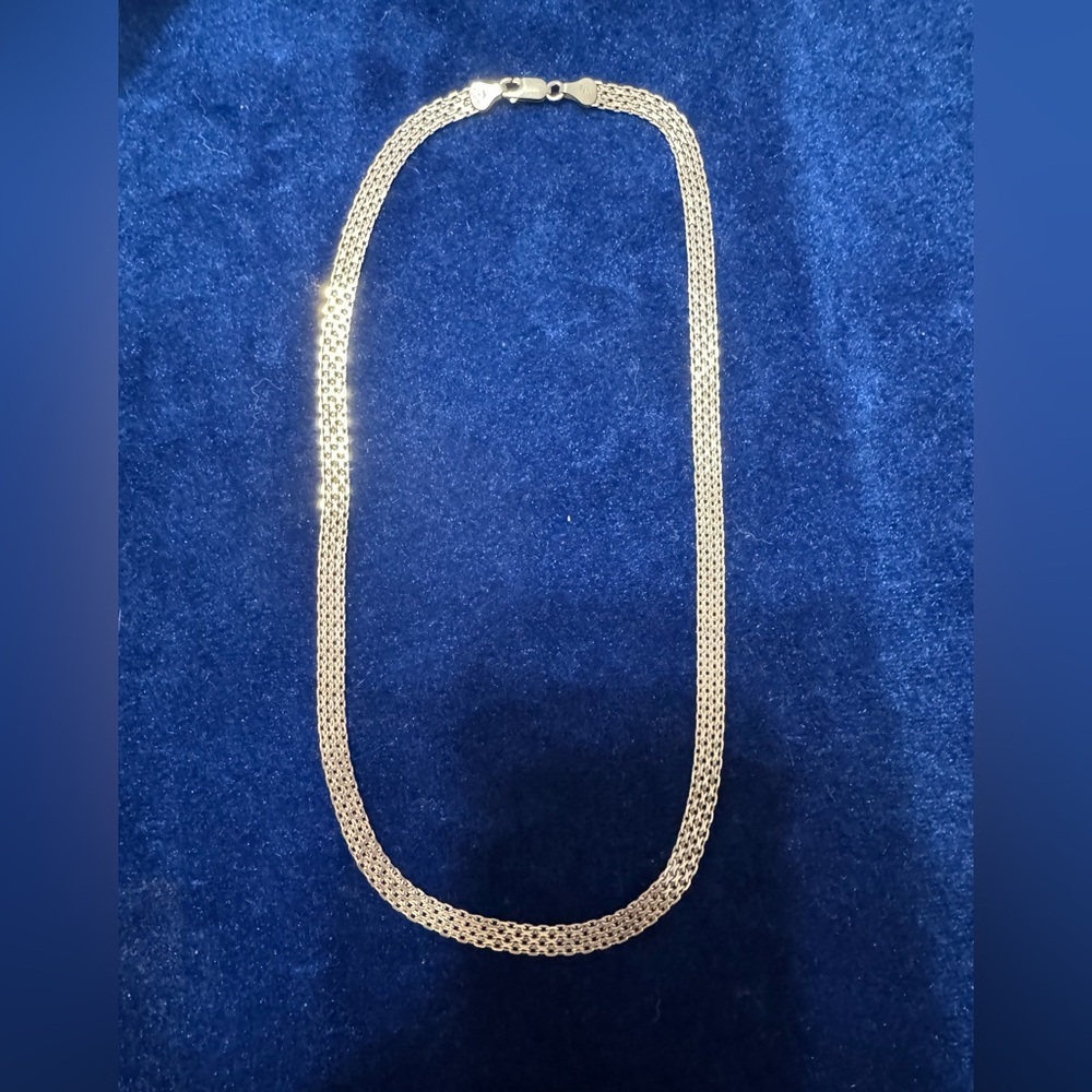 Elegant Silver Mesh Chain Necklace